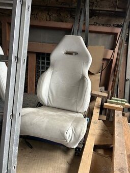 sedačky Suzuki swift gti