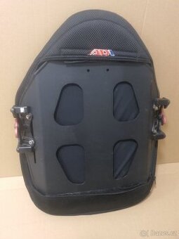 pevná zádová opěra k invalidnímu vozíku