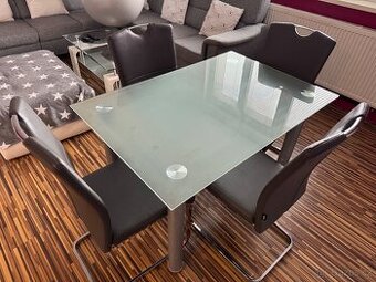 Skleněný stůl a 4 židle