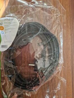 Nový napájecí kabel Nedis 5m (Schuko – IEC-320-C13)