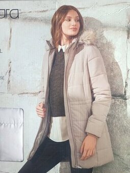 Dámský  smetanový kabátek s kožešinou na kapuci v 38