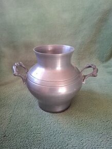 Cínový džbánek