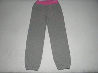 Dívčí tepláky české výroby zn. AJ texstyle vel.140/146