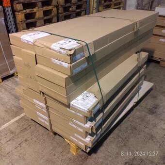 Komody, botník a další