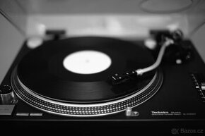 KOUPÍM ROCK A METAL NA VINYLU I CD