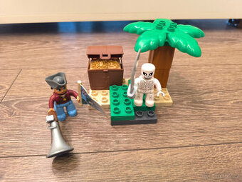 Lego Duplo 7883 Piráti hon za pokladem
