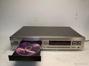Yamaha CDX-593 titanový CD přehrávač