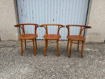 Ohýbané křesla Thonet