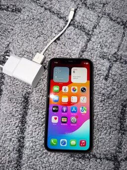 iPhone 11 (64GB) - pěkný stav
