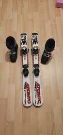 Dětské lyže Atomic 80 helma lyžáky, brýle, hůlky