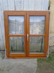 2 kusy - Dřevěné okno 113 x 120 cm