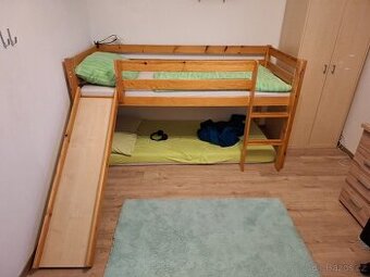 Zvýšená postel