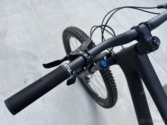 SPECIALIZED Stumpjumper Expert 2023 carbon