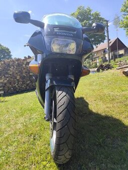 Honda VFR 750 F