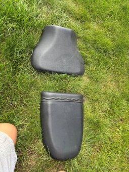 Predni a zadni sedlo na Suzuki Gsxr 1000 01-02 750 600 00-03