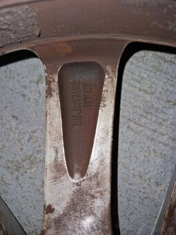 Alu kola VW Passat 225/45 R17