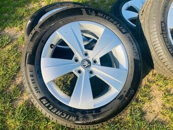 Originální sada Škoda Superb, 215/55 R17, Michelin