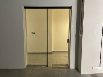 Dveře interiérové skleněné posuvné