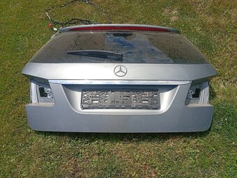 MERCEDES BENZ E, KOMBI S212 VÍKO KUFRU, 5 DVEŘE ŠEDÉ