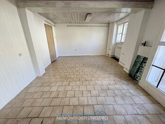 Pronájem komerčního prostoru, 30m2, v centru Znojma, na ulic