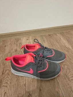 Dámské sportovní boty