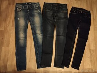 Troje rifle v super stavu - vel. 34