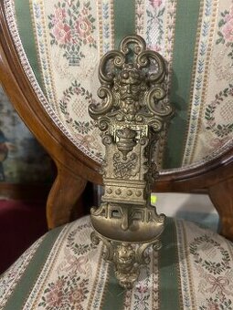 Mosazný nástěnný zápalkovník s obalem na zápalky