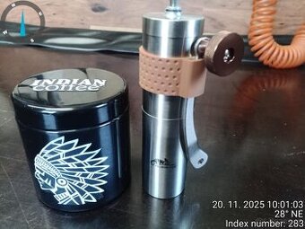 Ruční mlýnek HELIKON Camp Hand Coffee Grinder