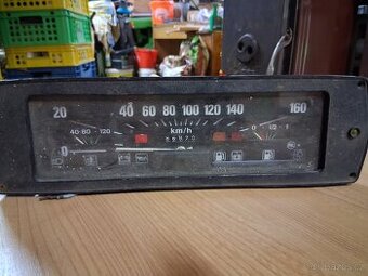 Přístrojová deska Škoda 100