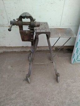 Kovářský svěrák