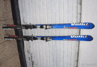 Málo jeté lyže 163 cm Volkl, bezvadný stav.