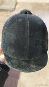 Jezdecká přilba, helma