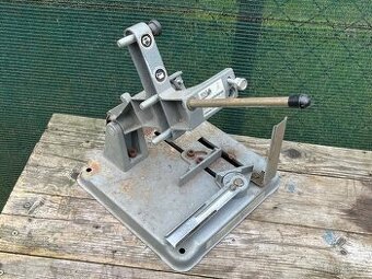 Stojan na úhlovou brusku