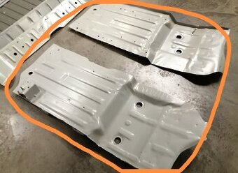 Podlaha Suzuki Samurai.