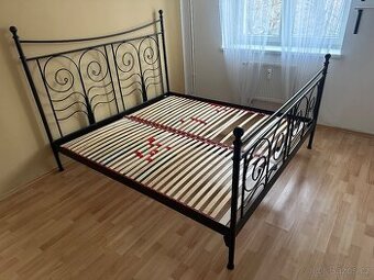 Kovová manželská postel