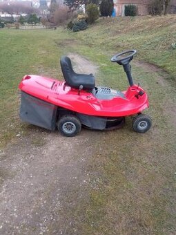 Zahradní traktůrek Castel Garden