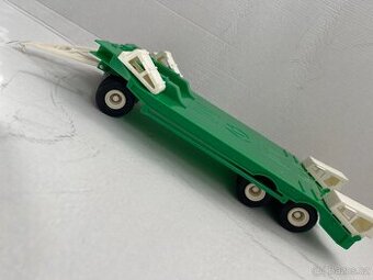 Podvalník P 32 ITES.plíšky.Retro hračka,vlek za Tatru 815.