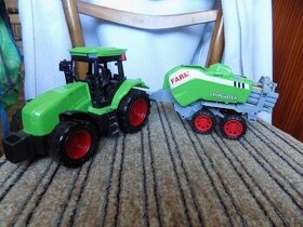 Traktor s balíkovačkou - 1