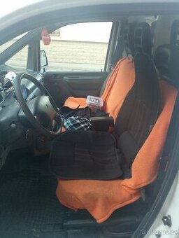 Jumpy najeto jen 139000km ,couvaci kamera
