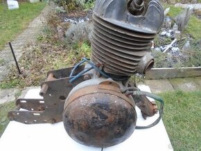 motor Triumph- německý - 1