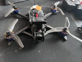 Prodám fpv dron + příslušenství