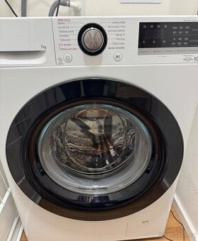 parní Pračka LG F27V3HY6W na 7kg