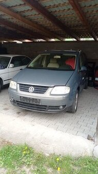 VW Touran 1,6 FSI ,85kw,r.2004