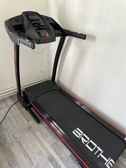Běhací pás Brother GB4200 v TOP stacu