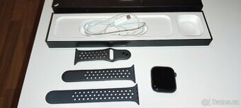 Apple Watch Nike Series 7 45mm Temně inkoustový hliník