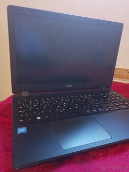 Acer Aspire ES1-571 Full HD displej