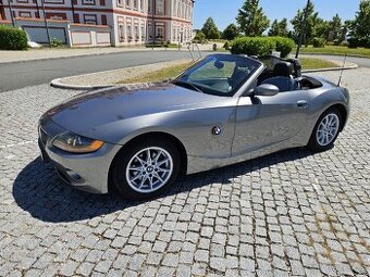 BMW Z4 2,2L BENZIN 6TI VÁLEC