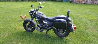 Motorka Keeway Superlight 125