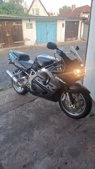 Honda cbr 900rr