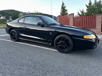 Ford Mustang 3.8 V6 , manuál , klimatizace , slušný stav